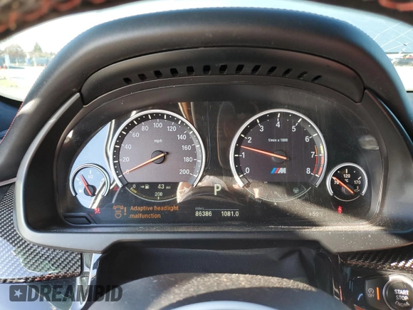 2017 BMW X5 M z VIN 5YMKT6C39H0X20537, wystawiony jako Copart lot #41470195 z przebiegiem 86 386 mil mil oraz Szkody całkowita. Historia ofert i sprzedaży dostępna na DreamBid. Obrazek 9.