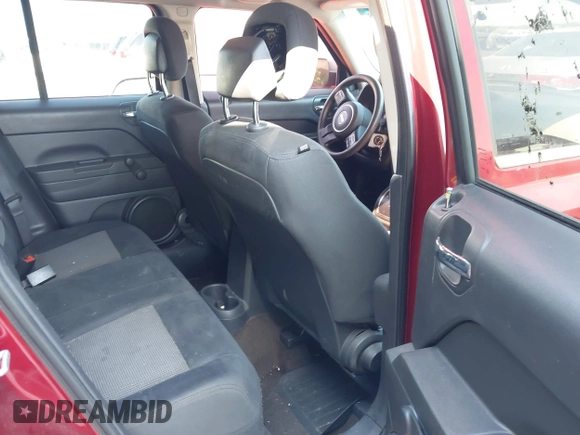 2014 Jeep Patriot Altitude z VIN 1C4NJPBA1ED550051, wystawiony jako IAAI lot #42384798 z przebiegiem 126 751 mil mil oraz . Historia ofert i sprzedaży dostępna na DreamBid. Obrazek 8.