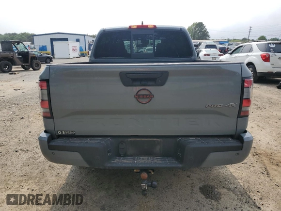 2022 Nissan Frontier Pro-4X z VIN 1N6ED1EK2NN694482, wystawiony jako Copart lot #51804515 z przebiegiem 32 288 mil mil oraz Szkoda całkowita • Salvage title. Historia ofert i sprzedaży dostępna na DreamBid. Obrazek 6.
