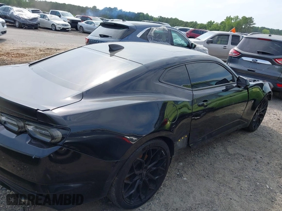 2019 Chevrolet Camaro 1LT z VIN 1G1FA1RX1K0127249, wystawiony jako IAAI lot #42240323 z przebiegiem 69 945 mil mil oraz . Historia ofert i sprzedaży dostępna na DreamBid. Obrazek 14.