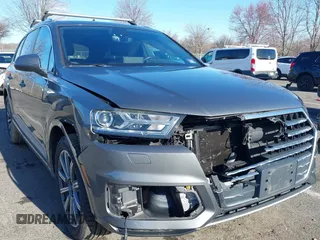 2017 Audi Q7 Premium Plus z VIN WA1LAAF78HD050275, wystawiony jako IAAI lot #41857583 z przebiegiem 68 612 mil mil oraz . Historia ofert i sprzedaży dostępna na DreamBid. Obrazek 6.