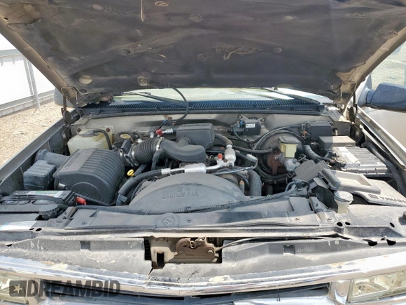 1999 Chevrolet Suburban z VIN 3GNFK16R2XG191868, wystawiony jako Copart lot #57620165 z przebiegiem 128 526 mil mil oraz Szkoda całkowita • Salvage title. Historia ofert i sprzedaży dostępna na DreamBid. Obrazek 12.