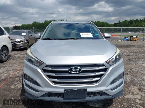 2017 Hyundai Tucson SE with VIN KM8J3CA47HU522428, listed as a IAAI auction lot 41985111 with 86,890 mi miles. Bid and sale history available at carsss.com. Image 12.