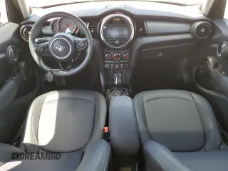 2020 MINI Hardtop 4 Door Cooper z VIN WMWXU7C01L2L63159, wystawiony jako Copart lot #51349325 z przebiegiem 16 905 mil mil oraz Szkody całkowita. Historia ofert i sprzedaży dostępna na DreamBid. Obrazek 8.