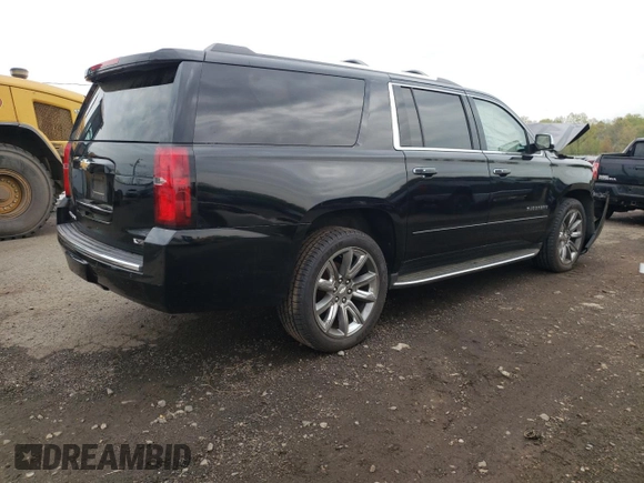 2017 Chevrolet Suburban Premier z VIN 1GNSKJKC3HR322324, wystawiony jako Copart lot #55039595 z przebiegiem 150 117 mil mil oraz Szkoda całkowita • Salvage title. Historia ofert i sprzedaży dostępna na DreamBid. Obrazek 3.
