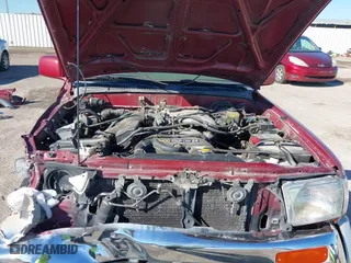 1997 Toyota 4Runner Limited with VIN JT3GN87RXV0043193, listed as a IAAI auction lot 40449985 with 210,983 mi miles. Bid and sale history available at carsss.com. Image 10.
