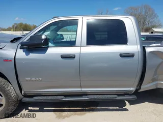 2022 Ram 2500 Tradesman with VIN 3C6UR5HJ0NG118075, listed as a IAAI auction lot 41742502 with 1 mi miles. Bid and sale history available at carsss.com. Image 15.
