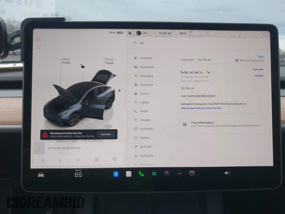 2024 Tesla Model Y Long Range z VIN 7SAYGDEE1RA323921, wystawiony jako IAAI lot #42027195 z przebiegiem 13 774 mil mil oraz . Historia ofert i sprzedaży dostępna na DreamBid. Obrazek 7.