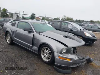 2006 Ford Mustang GT Deluxe with VIN 1ZVHT82H465243928, listed as a IAAI auction lot 40420346 with 176,172 mi miles. Bid and sale history available at carsss.com. Image 1.