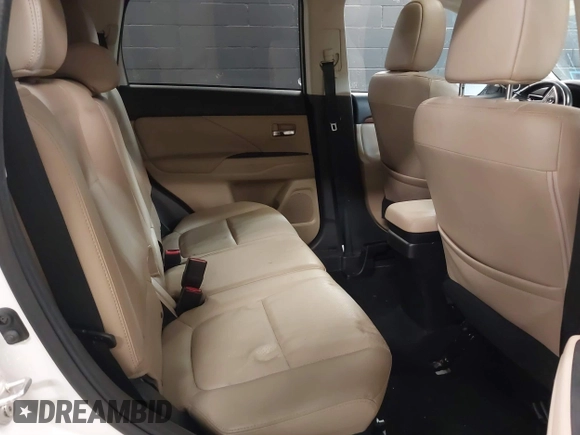 2015 Mitsubishi Outlander SE with VIN JA4AZ3A39FZ012490, listed as a IAAI auction lot 41405104 with 95,131 mi miles and . Bid and sale history available at DreamBid. Image 8.