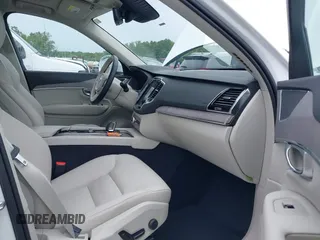 2024 Volvo XC90 Plus Bright Theme с VIN YV4062PE3R1181627, выставлен на аукционе IAAI как лот 42344215 с пробегом 24 443 миль миль и . История ставок и продаж доступна на DreamBid. Изображение 5.
