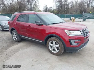 2017 Ford Explorer XLT with VIN 1FM5K8DH3HGC08256, listed as a IAAI auction lot 41955071 with 44,132 mi miles. Bid and sale history available at carsss.com. Image 1.