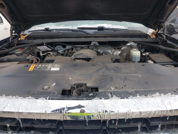 2018 Chevrolet Silverado 1500 LT with VIN 1GCVKREC3JZ323740, listed as a IAAI auction lot 41636517 with 198,422 mi miles. Bid and sale history available at carsss.com. Image 10.
