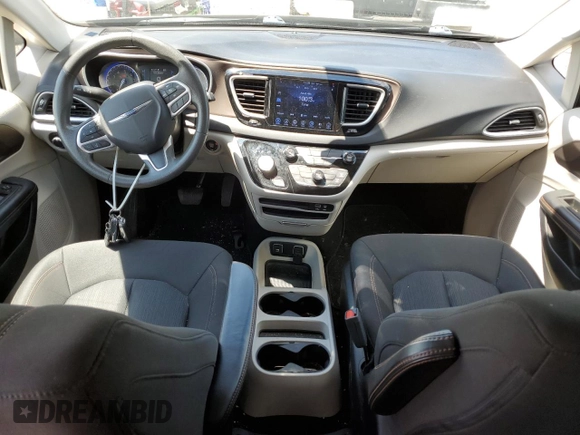 2017 Chrysler Pacifica Touring with VIN 2C4RC1DG4HR522594, listed as a Copart auction lot 62739225 with 65,589 mi miles and Clean title. Bid and sale history available at DreamBid. Image 8.