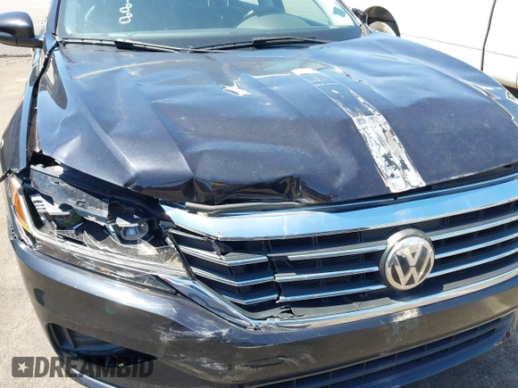 2021 Volkswagen Passat SE z VIN 1VWSA7A30MC003988, wystawiony jako IAAI lot #42238431 z przebiegiem 43 208 mil mil oraz . Historia ofert i sprzedaży dostępna na DreamBid. Obrazek 6.