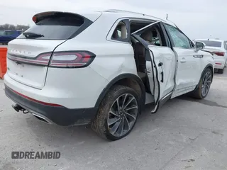 2022 Lincoln Nautilus Reserve z VIN 2LMPJ8K95NBL24072, wystawiony jako IAAI lot #41824694 z przebiegiem Nie podano mil oraz . Historia ofert i sprzedaży dostępna na DreamBid. Obrazek 4.