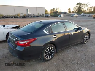 2018 Nissan Altima 2.5 S with VIN 1N4AL3AP0JC252006, listed as a IAAI auction lot 40632218 with 103,865 mi miles. Bid and sale history available at carsss.com. Image 4.