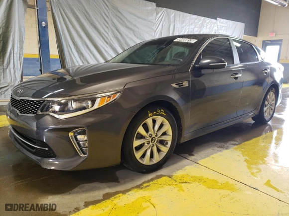 2018 Kia Optima S with VIN 5XXGT4L32JG182500, listed as a Copart auction lot 50400815 with 77,716 mi miles and Clean Title. Bid and sale history available at carsss.com. Image 1.
