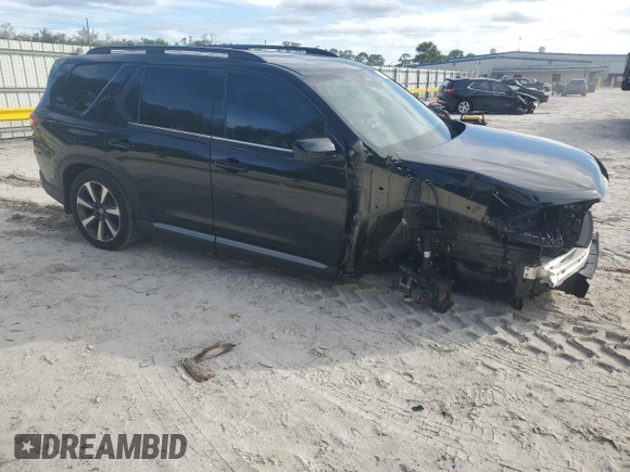 2024 Honda Pilot Elite with VIN 5FNYG1H87RB045935, listed as a Copart auction lot 43043765 with 10,544 mi miles and Salvage Title. Bid and sale history available at carsss.com. Image 4.