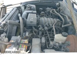 2006 Toyota Sequoia SR5 with VIN 5TDZT34A06S281693, listed as a IAAI auction lot 42433566 with 247,176 mi miles and . Bid and sale history available at DreamBid. Image 14.