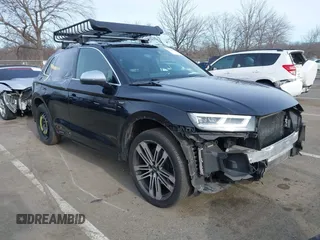 2018 Audi SQ5 Premium Plus z VIN WA1A4AFY9J2041495, wystawiony jako IAAI lot #41613341 z przebiegiem 151 462 mil mil oraz . Historia ofert i sprzedaży dostępna na DreamBid. Obrazek 1.