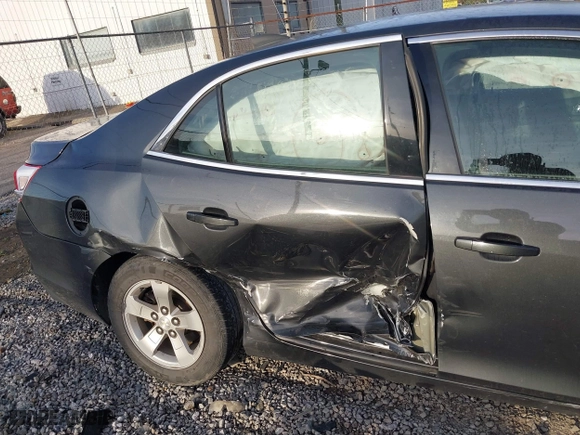 2015 Chevrolet Malibu LS with VIN 1G11A5SLXFF216698, listed as a IAAI auction lot 41816669 with 172,614 mi miles. Bid and sale history available at carsss.com. Image 6.