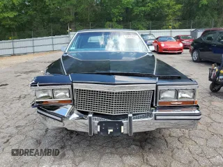 1988 Cadillac Brougham z VIN 1G6DW51Y1J9731375, wystawiony jako Copart lot #55673625 z przebiegiem 91 741 mil mil oraz Szkody całkowita. Historia ofert i sprzedaży dostępna na DreamBid. Obrazek 5.