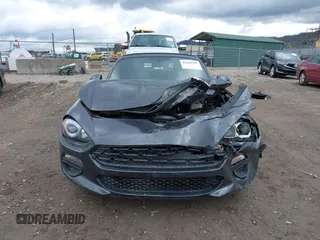 2017 FIAT 124 Spider Lusso z VIN JC1NFAEK7H0106877, wystawiony jako IAAI lot #42049505 z przebiegiem 54 487 mil mil oraz . Historia ofert i sprzedaży dostępna na DreamBid. Obrazek 13.