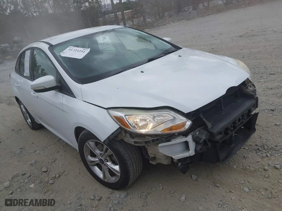 2014 Ford Focus SE with VIN 1FADP3F28EL251657, listed as a IAAI auction lot 41724241 with 137,006 mi miles. Bid and sale history available at carsss.com. Image 1.