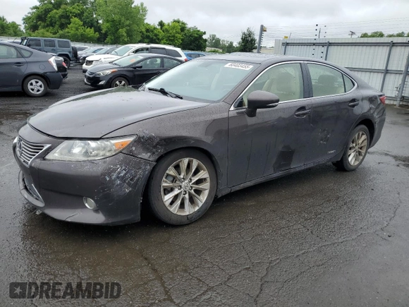 2013 Lexus ES 300h z VIN JTHBW1GG9D2033782, wystawiony jako Copart lot #60403455 z przebiegiem 265 567 mil mil oraz Szkoda całkowita • Salvage title. Historia ofert i sprzedaży dostępna na DreamBid. Obrazek 1.