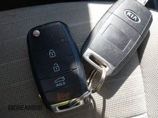 2015 Kia Forte EX z VIN KNAFX5A88F5349911, wystawiony jako IAAI lot #42101827 z przebiegiem 129 911 mil mil oraz . Historia ofert i sprzedaży dostępna na DreamBid. Obrazek 11.