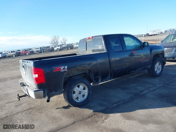 2010 Chevrolet Silverado 1500 LT with VIN 1GCSKSE30AZ155615, listed as a IAAI auction lot 41659313 with 393,978 mi miles. Bid and sale history available at carsss.com. Image 4.