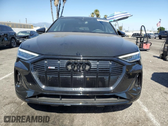 2023 Audi e-tron Chronos z VIN WA1VABGE3PB013236, wystawiony jako Copart lot #57913445 z przebiegiem 9 501 mil mil oraz Szkoda całkowita • Salvage title. Historia ofert i sprzedaży dostępna na DreamBid. Obrazek 5.
