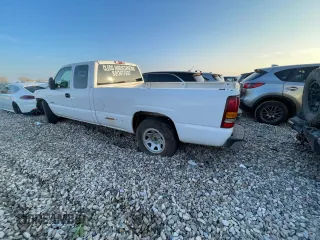 2001 Chevrolet Silverado 1500 LS with VIN 1GCEC19V11E232175, listed as a Copart auction lot 79202904 with 309,623 mi miles and Salvage Title. Bid and sale history available at DreamBid. Image 2.