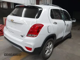 2020 Chevrolet Trax LT with VIN KL7CJPSB6LB005596, listed as a IAAI auction lot 41413980 with 1 mi miles. Bid and sale history available at carsss.com. Image 4.