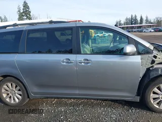 2011 Toyota Sienna XLE with VIN 5TDDK3DC9BS019003, listed as a IAAI auction lot 41359834 with 1 mi miles. Bid and sale history available at carsss.com. Image 14.