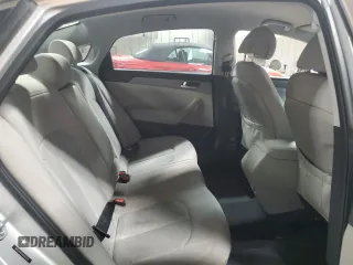 2017 Hyundai Sonata 2.4L z VIN 5NPE24AFXHH517525, wystawiony jako Copart lot #59857265 z przebiegiem 172 374 mil mil oraz Nie do naprawy • Non repairable. Historia ofert i sprzedaży dostępna na DreamBid. Obrazek 10.