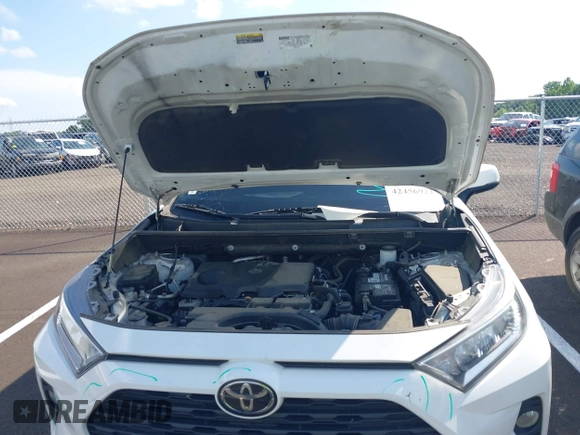 2020 Toyota RAV4 XLE with VIN 2T3W1RFV2LW068363, listed as a IAAI auction lot 42456921 with 125,014 mi miles and . Bid and sale history available at DreamBid. Image 10.