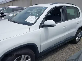 2015 Volkswagen Tiguan S z VIN WVGAV7AX7FW564563, wystawiony jako IAAI lot #42369715 z przebiegiem 27 976 mil mil oraz . Historia ofert i sprzedaży dostępna na DreamBid. Obrazek 15.