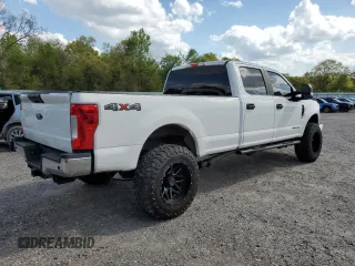 2017 Ford Super Duty F-250 SRW Lariat with VIN 1FT7W2BT2HEE85689, listed as a Copart auction lot 51426635 with 210,236 mi miles and Salvage Title. Bid and sale history available at carsss.com. Image 3.