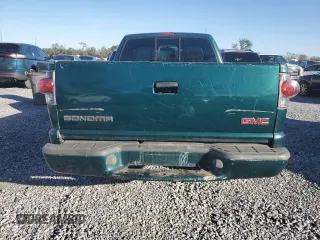 1998 GMC Sonoma SLS with VIN 1GTCS14X7WK503638, listed as a Copart auction lot 87324174 with 0 mi miles and Non Repairable. Bid and sale history available at carsss.com. Image 6.