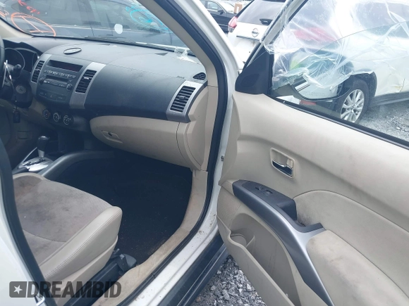 2012 Mitsubishi Outlander SE z VIN JA4AS3AW8CU016019, wystawiony jako IAAI lot #42394968 z przebiegiem 142 119 mil mil oraz . Historia ofert i sprzedaży dostępna na DreamBid. Obrazek 5.