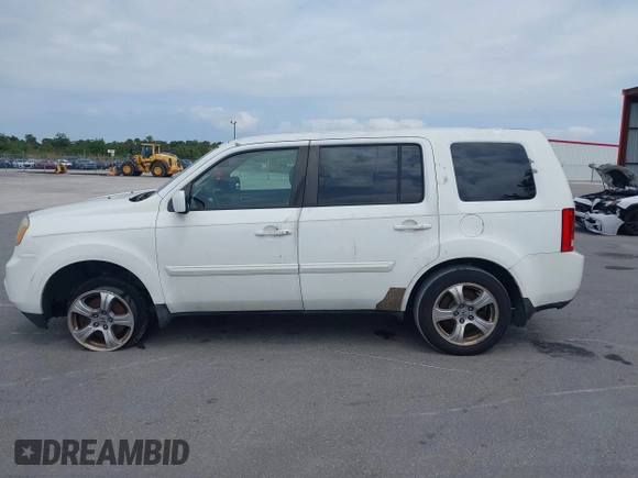 2013 Honda Pilot EX-L with VIN 5FNYF3H55DB013160, listed as a IAAI auction lot 42093991 with 235,443 mi miles. Bid and sale history available at carsss.com. Image 14.