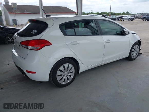 2016 Kia Forte LX z VIN KNAFK5A88G5547968, wystawiony jako IAAI lot #42137266 z przebiegiem 81 480 mil mil oraz . Historia ofert i sprzedaży dostępna na DreamBid. Obrazek 4.