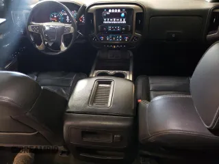 2017 GMC Sierra 1500 Denali z VIN 3GTU2PEJ7HG243799, wystawiony jako Copart lot #53297915 z przebiegiem 98 580 mil mil oraz Szkoda całkowita • Salvage title. Historia ofert i sprzedaży dostępna na DreamBid. Obrazek 8.