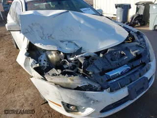 2010 Ford Fusion SE with VIN 3FAHP0HA1AR300343, listed as a IAAI auction lot 40684249 with 204,993 mi miles. Bid and sale history available at carsss.com. Image 6.