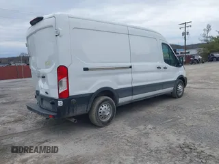 2020 Ford Transit Cargo z VIN 1FTBR2C86LKB45614, wystawiony jako IAAI lot #41665561 z przebiegiem 50 727 mil mil oraz . Historia ofert i sprzedaży dostępna na DreamBid. Obrazek 4.