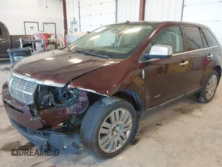 2009 Lincoln MKX z VIN 2LMDU68C69BJ04463, wystawiony jako IAAI lot #42231655 z przebiegiem 239 719 mil mil oraz . Historia ofert i sprzedaży dostępna na DreamBid. Obrazek 2.