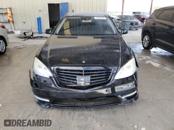 2013 Mercedes-Benz S 550 with VIN WDDNG7DB3DA537070, listed as a Copart auction lot 54398295 with 61,577 mi miles and Salvage Title. Bid and sale history available at carsss.com. Image 5.