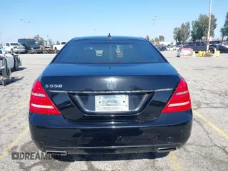 2012 Mercedes-Benz S 550 z VIN WDDNG7DB1CA479328, wystawiony jako IAAI lot #42271450 z przebiegiem Nie podano mil oraz . Historia ofert i sprzedaży dostępna na DreamBid. Obrazek 16.